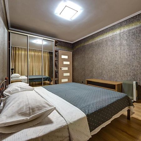 Apartments Near Ukraina Shopping Mall Kiev Luaran gambar